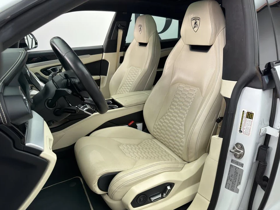 2019 Lamborghini Urus - Image 3 of 26