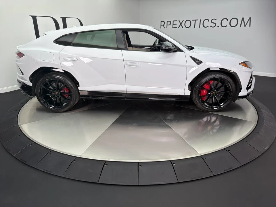 2019 Lamborghini Urus - Image 10 of 26