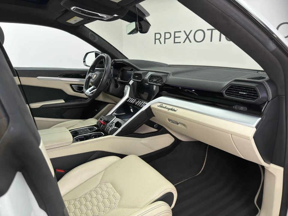 2019 Lamborghini Urus - Image 18 of 26