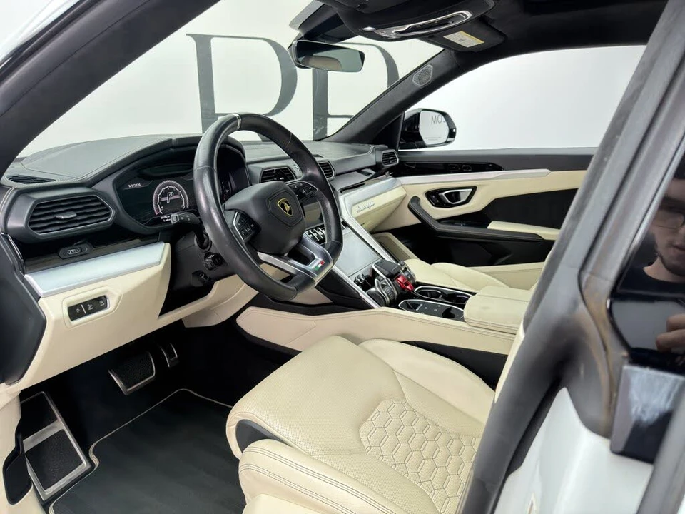 2019 Lamborghini Urus - Image 15 of 26