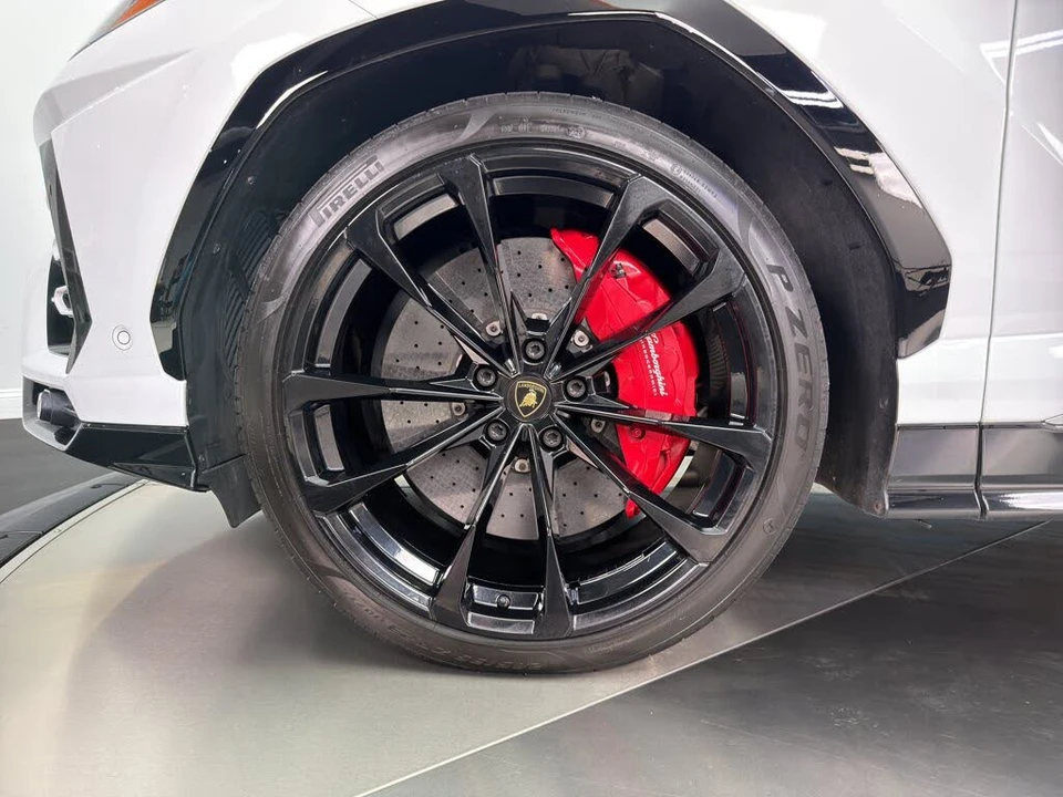 2019 Lamborghini Urus - Image 4 of 26
