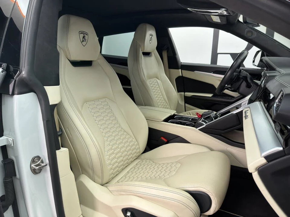 2019 Lamborghini Urus - Image 17 of 26