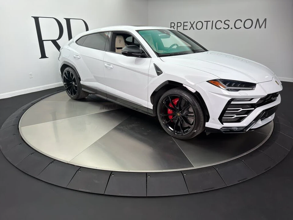 2019 Lamborghini Urus - Image 11 of 26