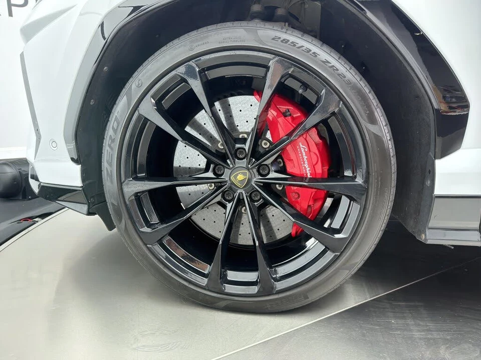 2019 Lamborghini Urus - Image 13 of 26