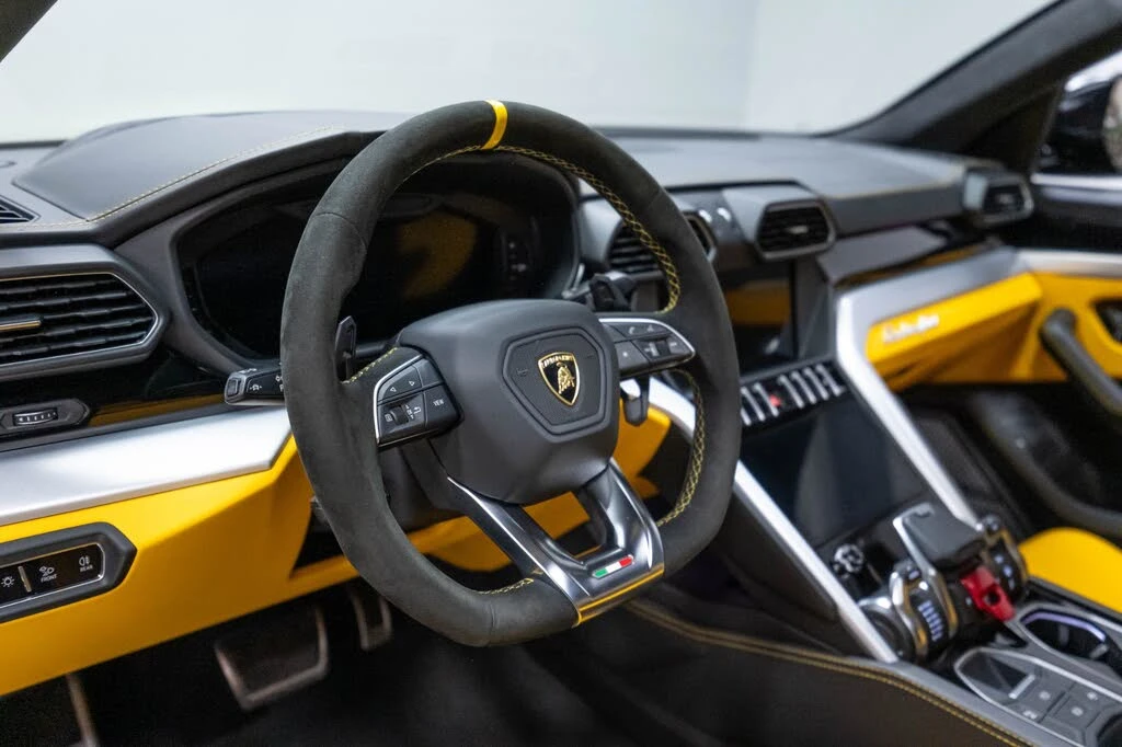 2019 Lamborghini Urus - Image 12 of 31