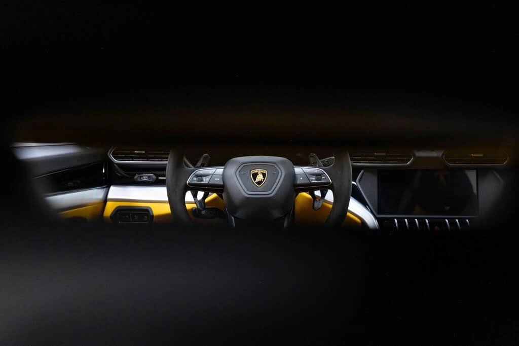 2019 Lamborghini Urus - Image 22 of 31