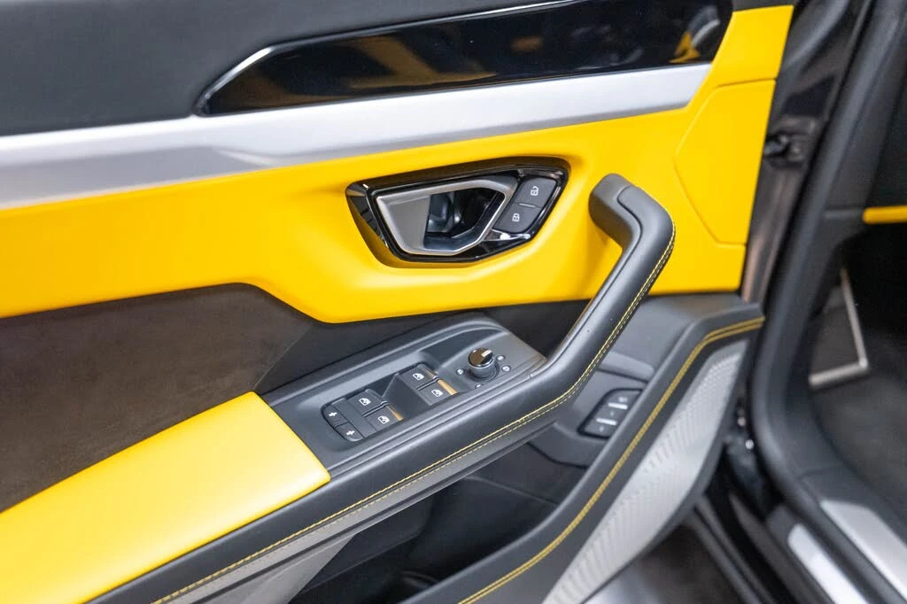 2019 Lamborghini Urus - Image 7 of 31
