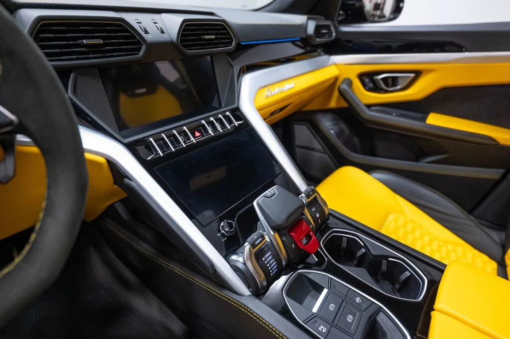 2019 Lamborghini Urus - Image 14 of 31