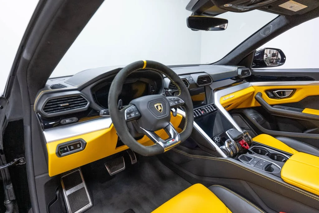 2019 Lamborghini Urus - Image 11 of 31