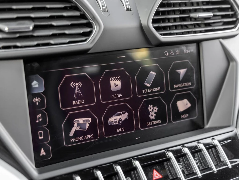 2019 Lamborghini Urus - Image 30 of 31