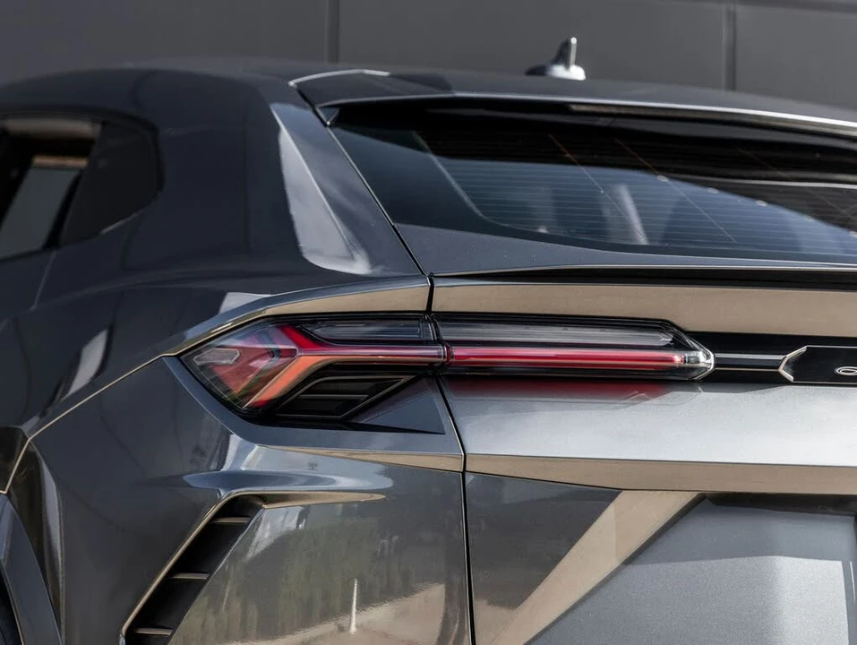 2019 Lamborghini Urus - Image 12 of 31