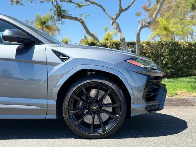 2019 Lamborghini Urus - Image 10 of 31