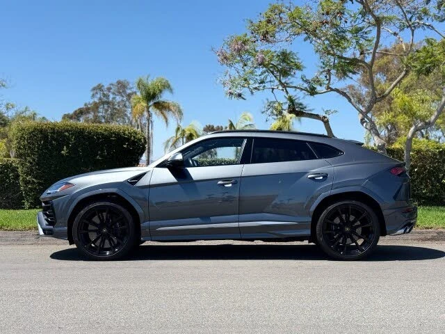 2019 Lamborghini Urus - Image 2 of 31