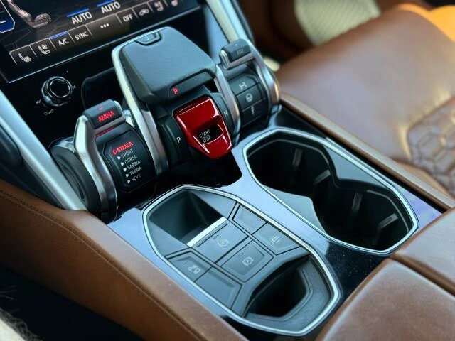 2019 Lamborghini Urus - Image 25 of 31