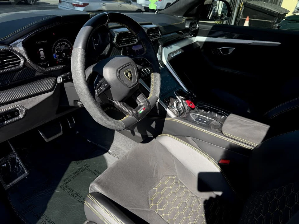 2019 Lamborghini Urus - Image 16 of 25