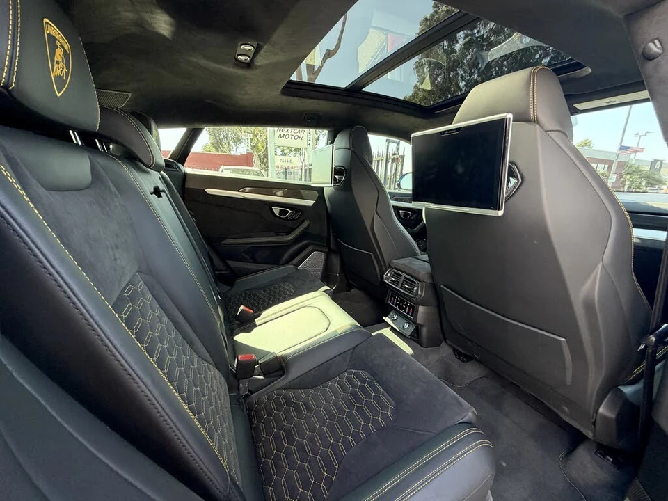 2019 Lamborghini Urus - Image 12 of 25