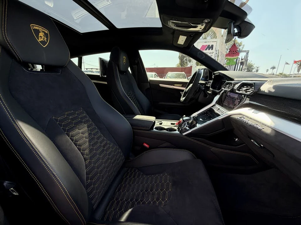 2019 Lamborghini Urus - Image 11 of 25