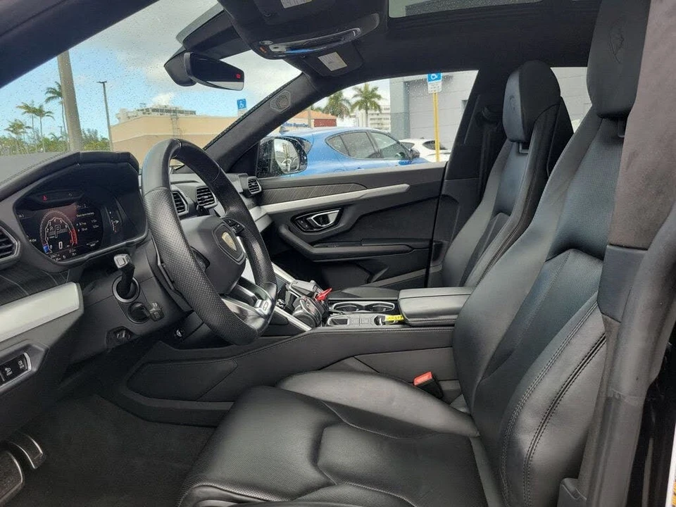 2019 Lamborghini Urus - Image 11 of 29
