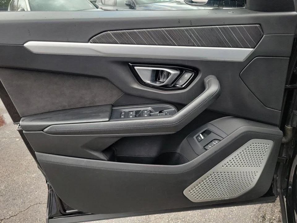 2019 Lamborghini Urus - Image 12 of 29