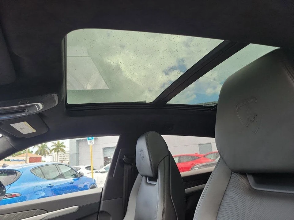2019 Lamborghini Urus - Image 14 of 29