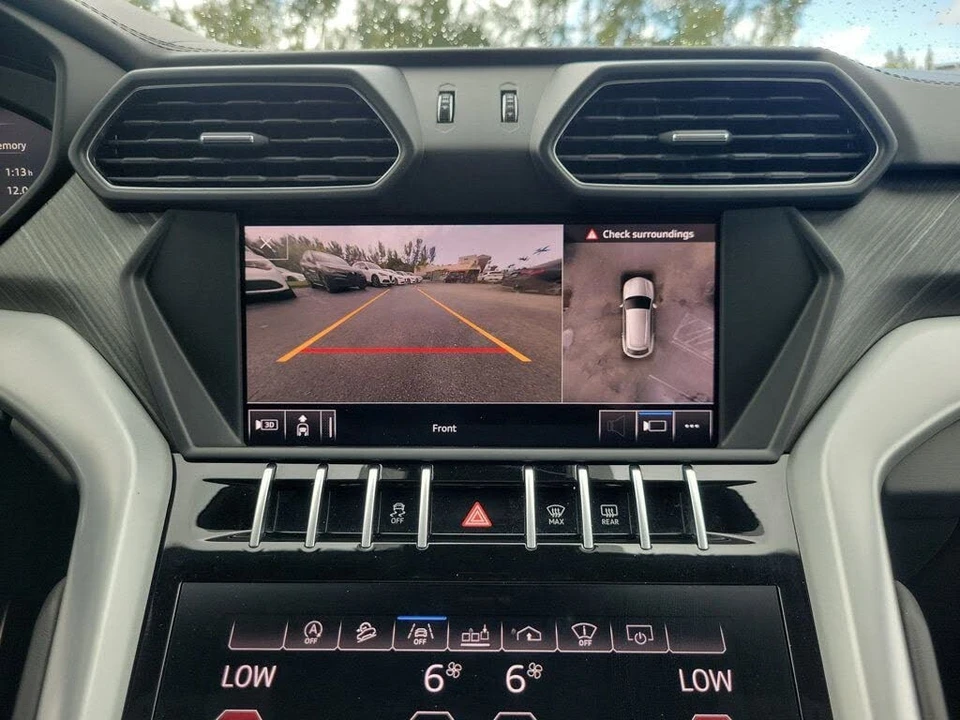 2019 Lamborghini Urus - Image 16 of 29
