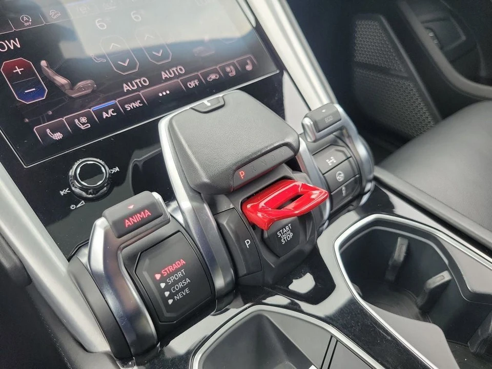 2019 Lamborghini Urus - Image 17 of 29