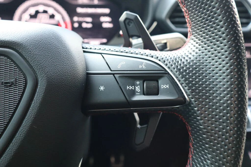 2019 Lamborghini Urus - Image 29 of 31