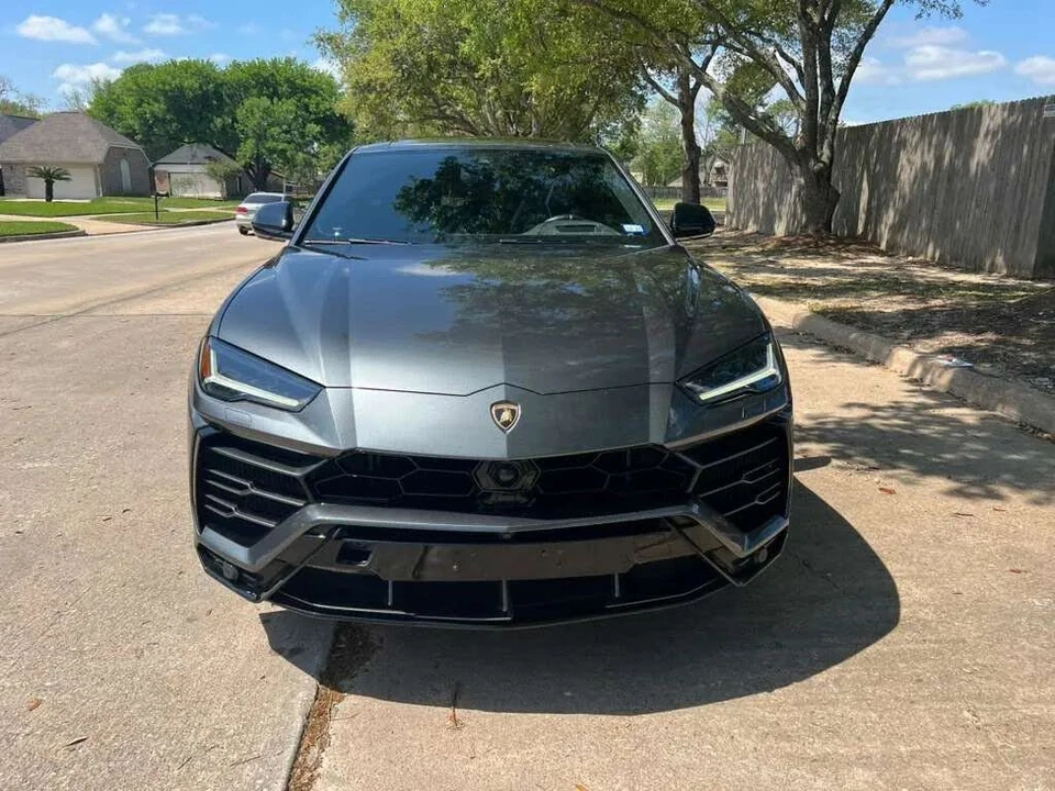 2019 Lamborghini Urus - Image 2 of 13