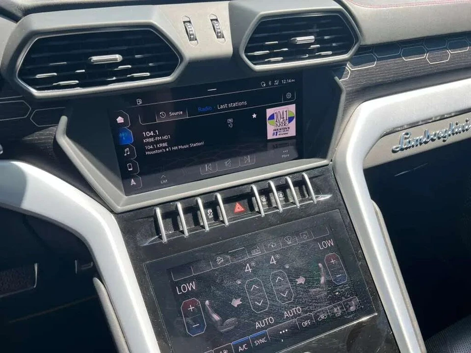 2019 Lamborghini Urus - Image 12 of 13