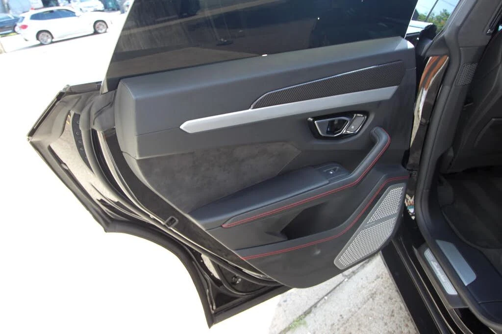 2019 Lamborghini Urus - Image 26 of 31