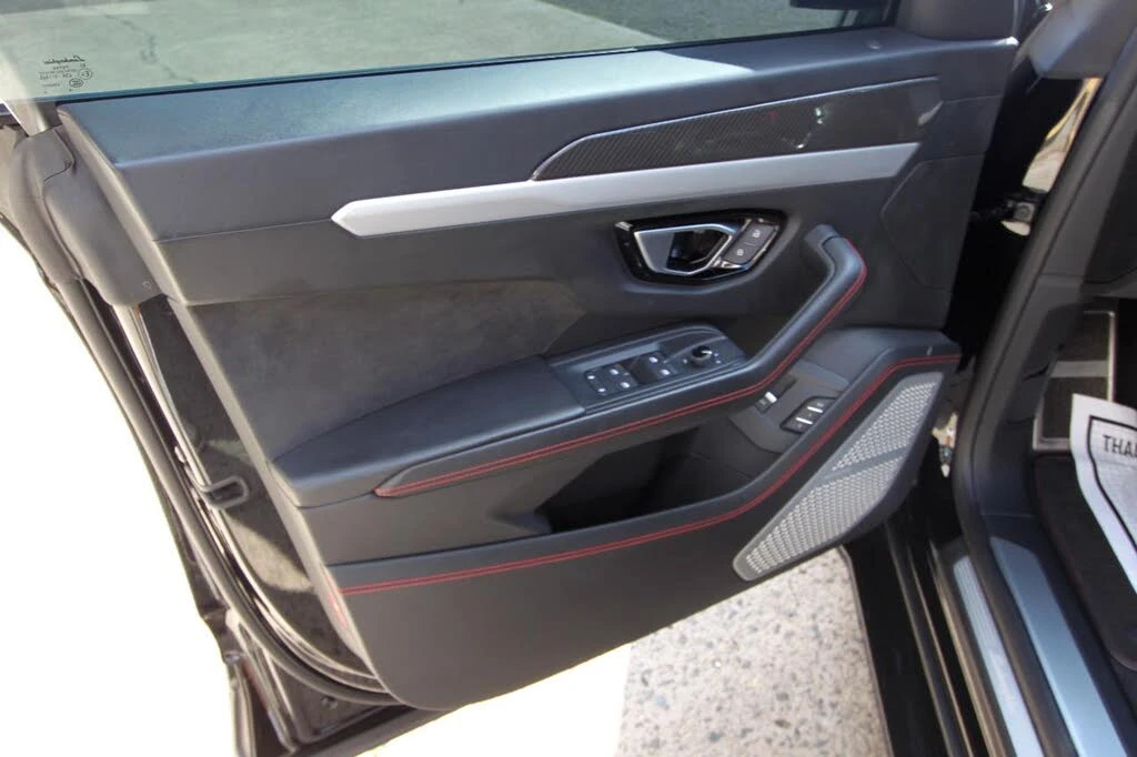 2019 Lamborghini Urus - Image 18 of 31