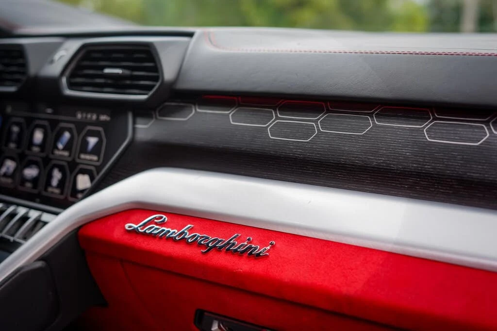 2019 Lamborghini Urus - Image 17 of 21