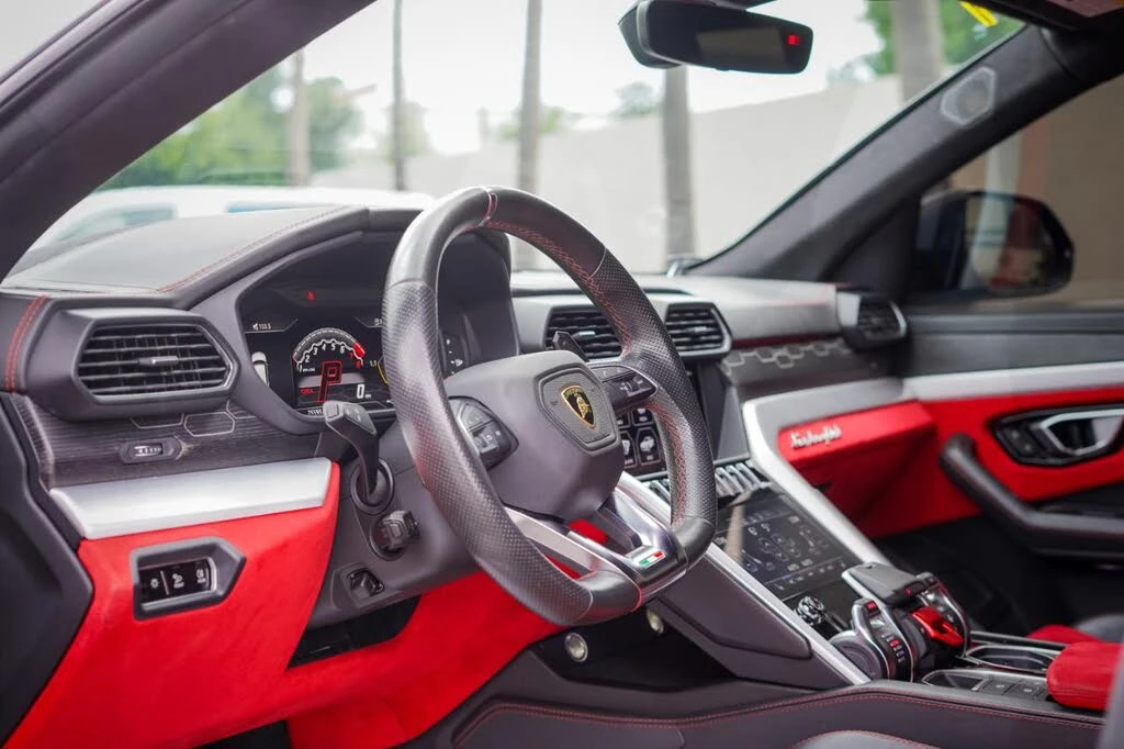 2019 Lamborghini Urus - Image 10 of 21