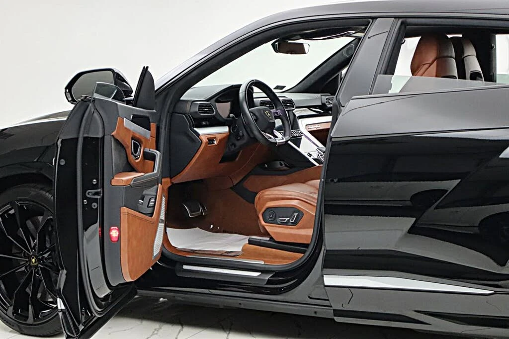 2019 Lamborghini Urus - Image 8 of 31