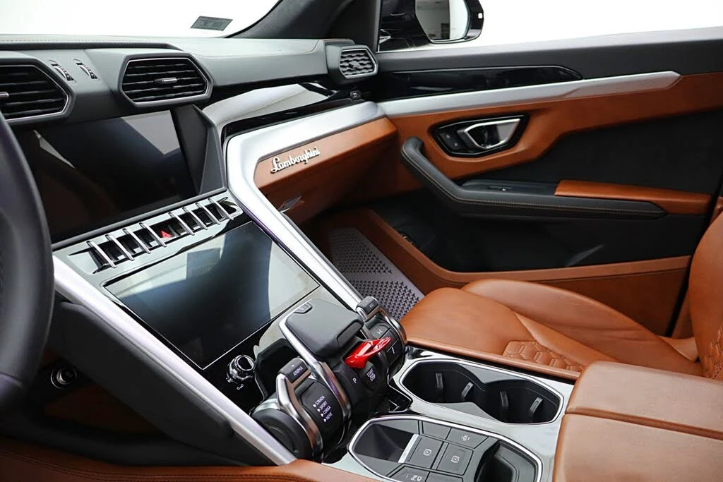 2019 Lamborghini Urus - Image 28 of 31