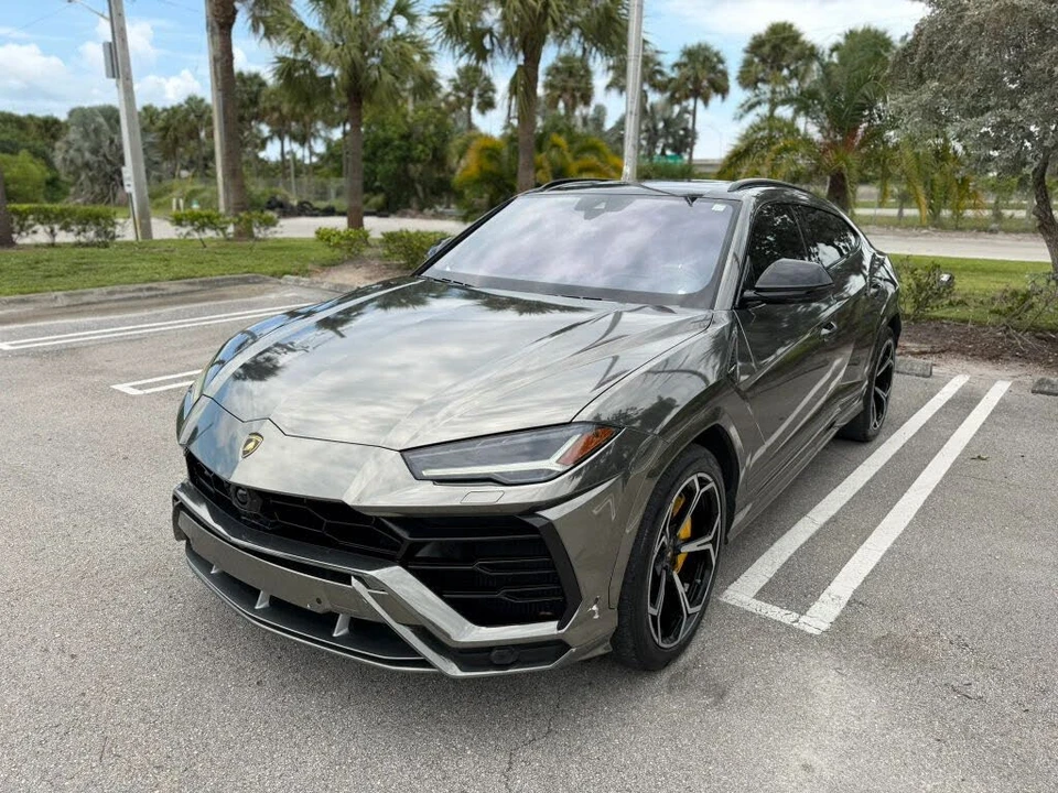 2019 Lamborghini Urus - Image 12 of 24