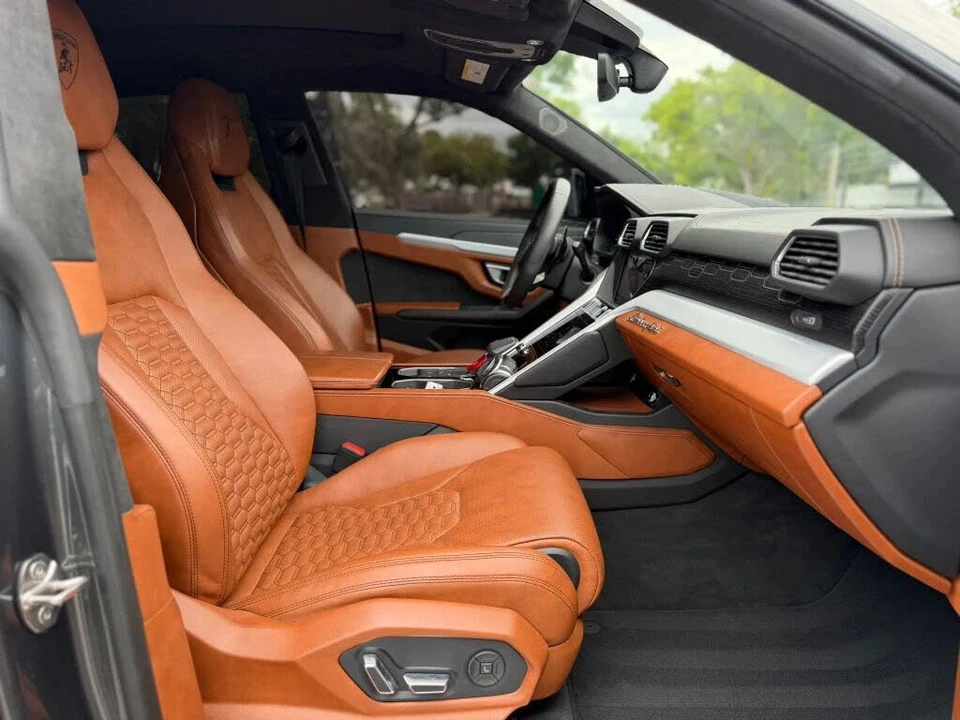2019 Lamborghini Urus - Image 23 of 24