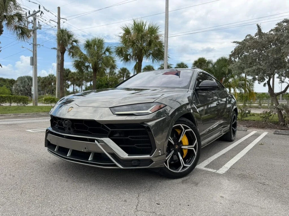 2019 Lamborghini Urus - Image 2 of 24