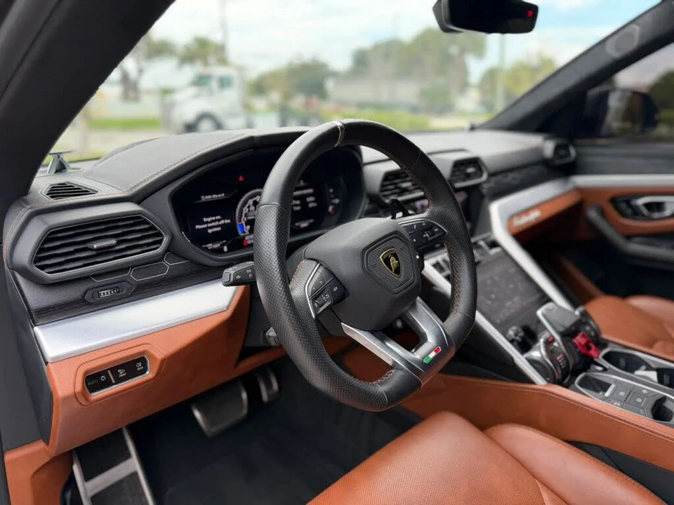 2019 Lamborghini Urus - Image 15 of 24