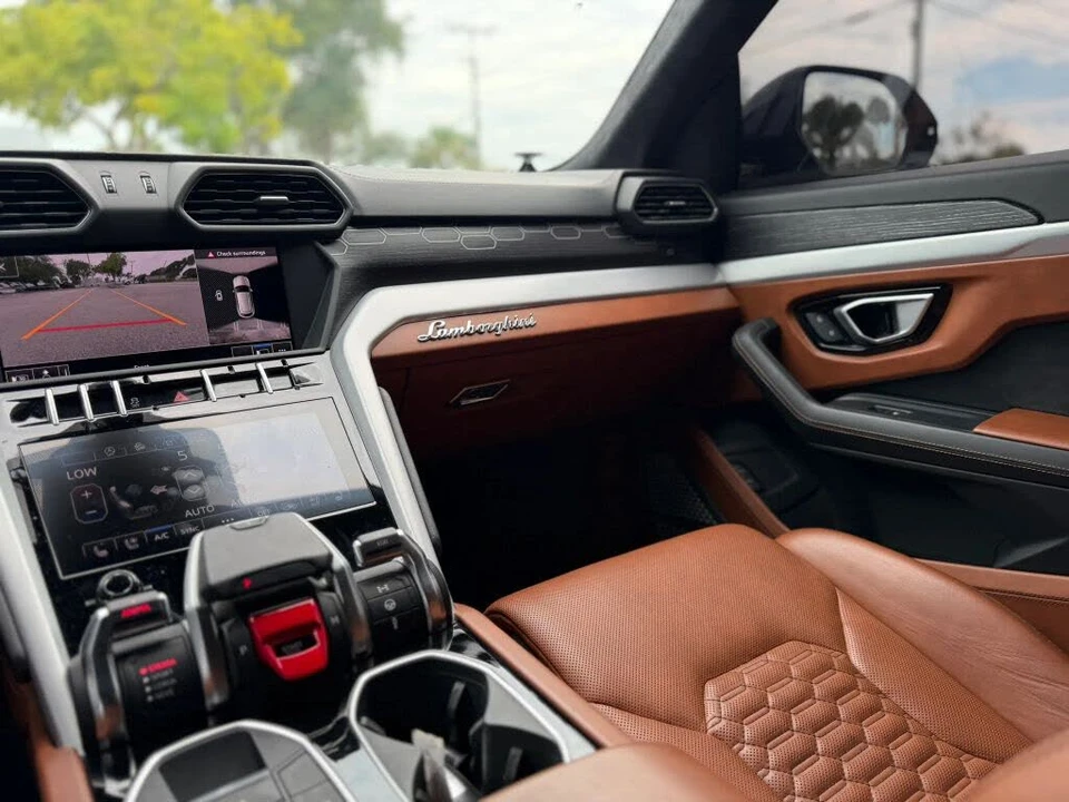 2019 Lamborghini Urus - Image 20 of 24