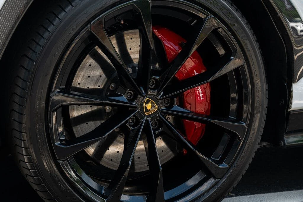 2019 Lamborghini Urus - Image 24 of 31