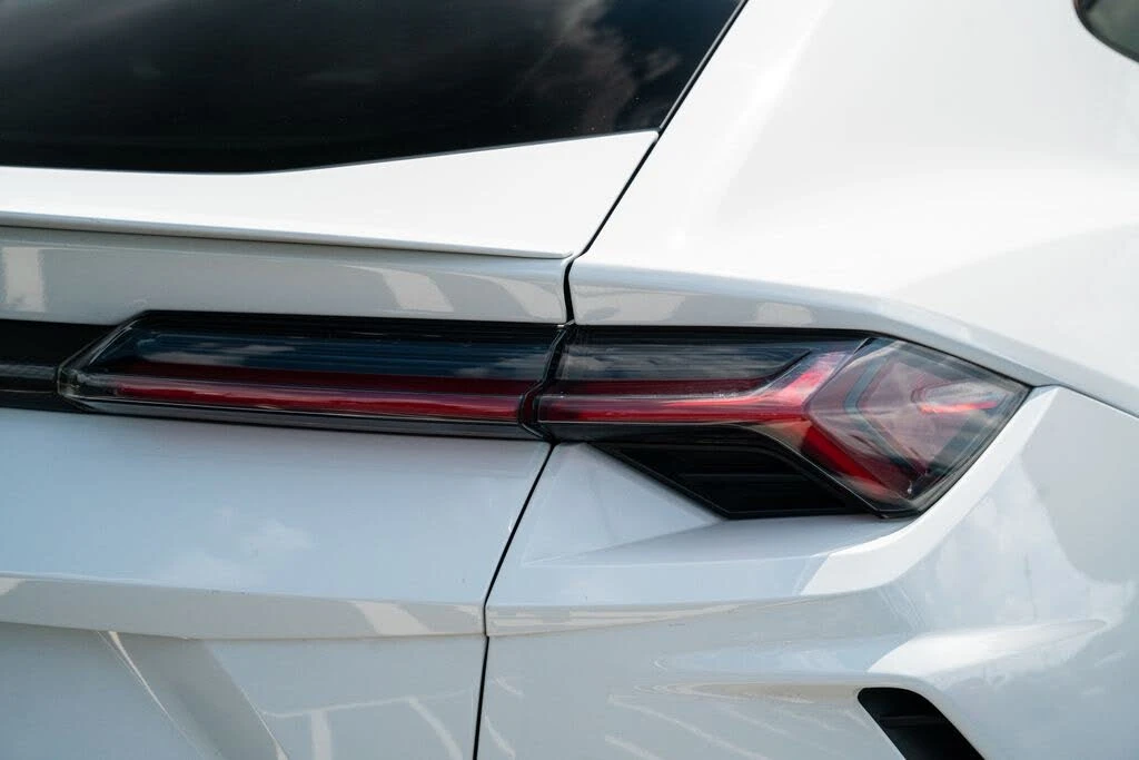 2019 Lamborghini Urus - Image 13 of 31