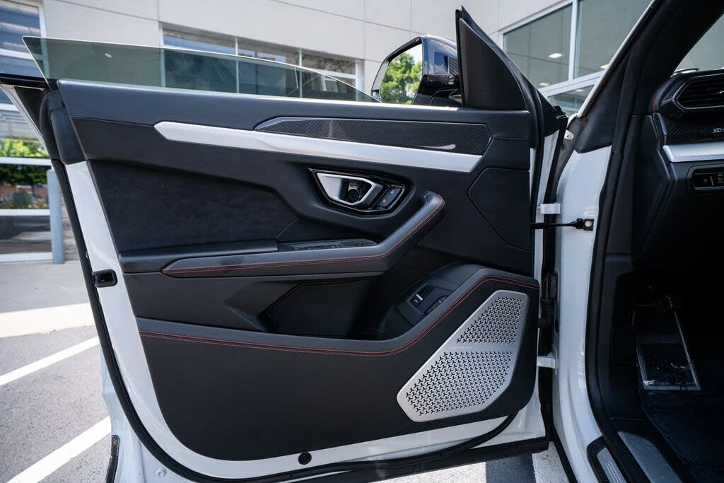 2019 Lamborghini Urus - Image 27 of 31