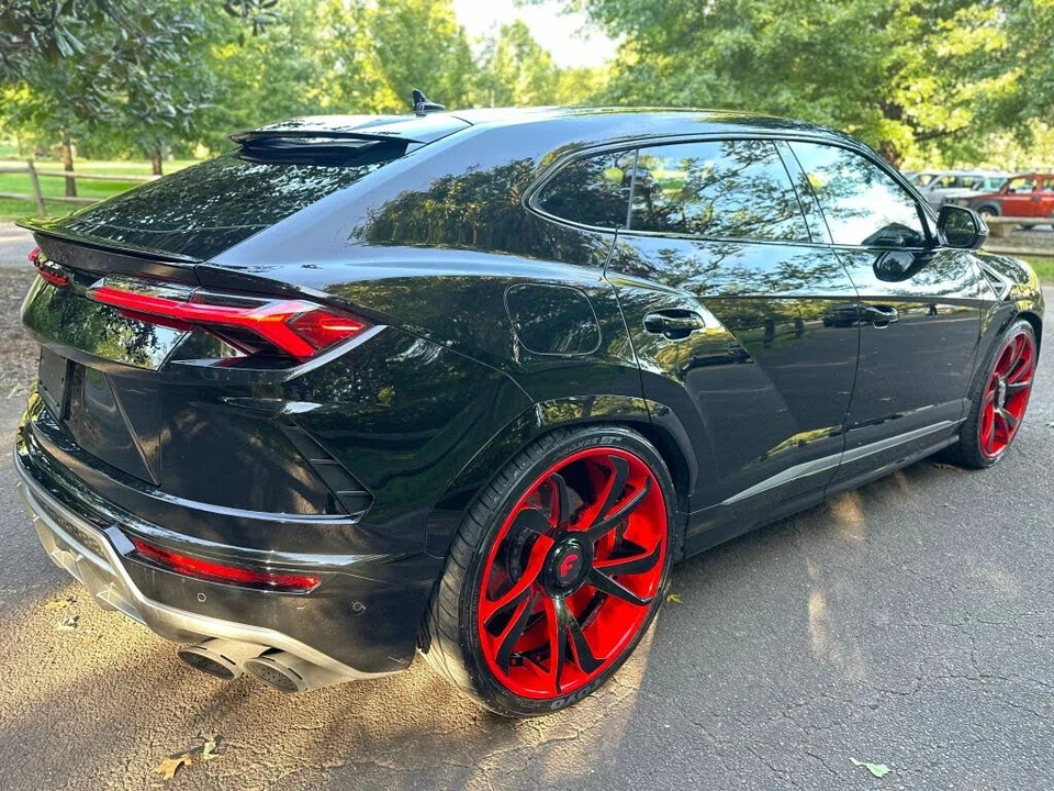 2019 Lamborghini Urus - Image 4 of 31