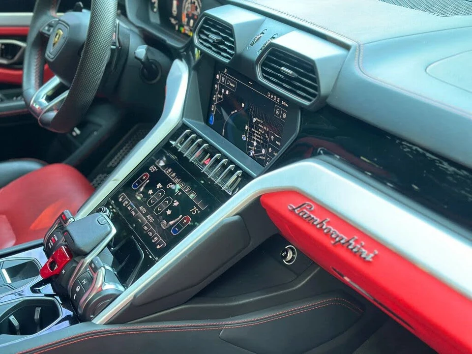 2019 Lamborghini Urus - Image 24 of 31