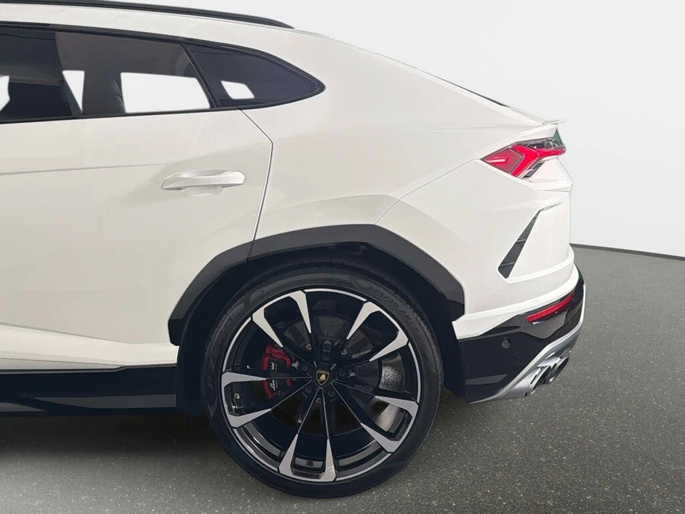 2019 Lamborghini Urus - Image 14 of 31