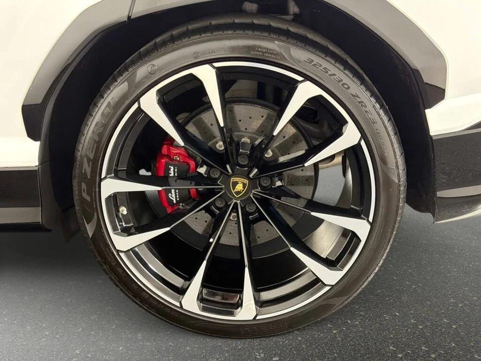 2019 Lamborghini Urus - Image 13 of 31
