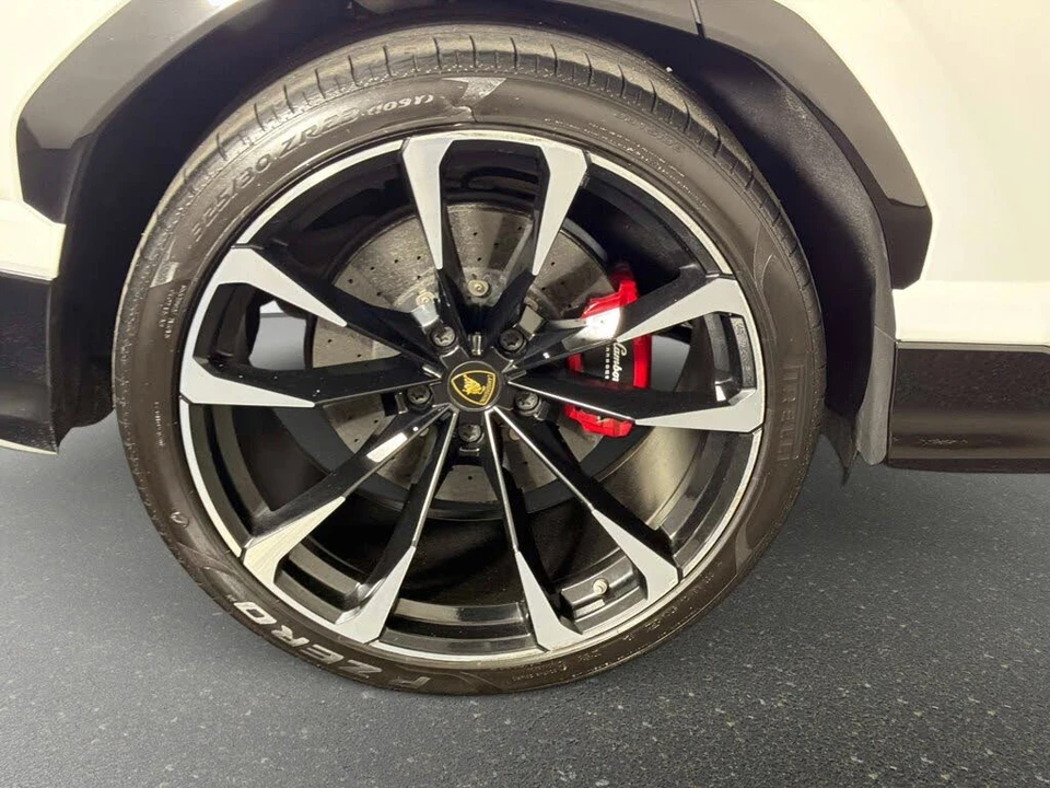 2019 Lamborghini Urus - Image 17 of 31