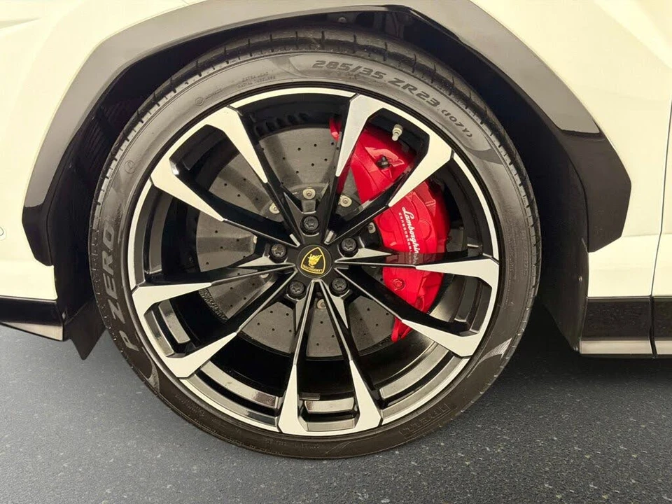 2019 Lamborghini Urus - Image 11 of 31