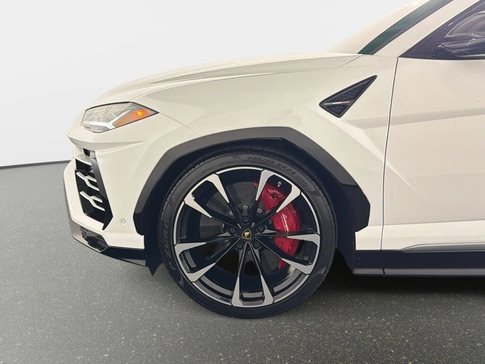 2019 Lamborghini Urus - Image 12 of 31